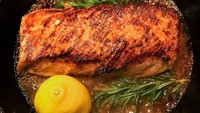 Seorang wanita menanyakan pendapat Ramsay tentang skillet pork loin buatan tunangannya. Chef 51 tahun ini membalasnya, Nikahi dia.... Foto: Bored Panda