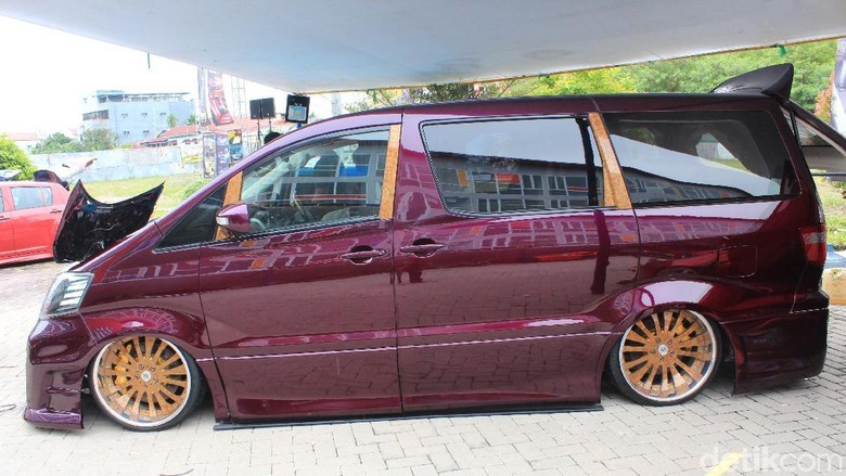 Toyota Alphard Jadi Modif Terkeren di Pekanbaru