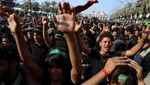 Foto: Melihat Ritual Cambuk Diri di Irak