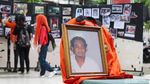 Peringati 19 Tahun Tragedi Semanggi dengan Tabur Bunga