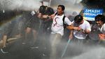 Usir Pendemo Trump, Polisi Tembakan Air
