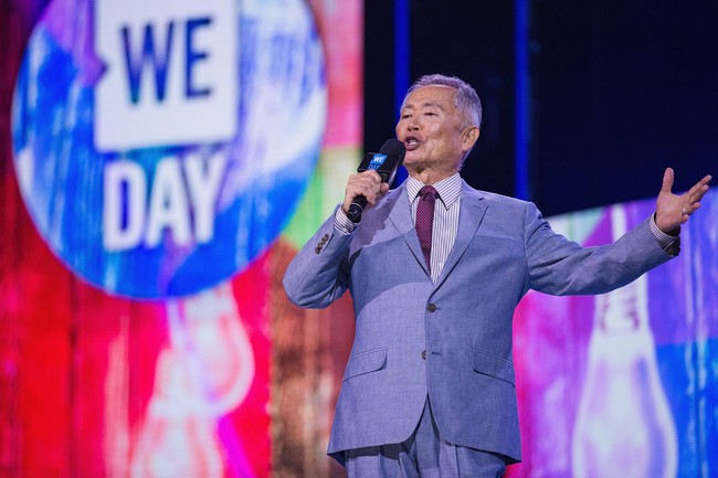 Pada November 2017, aktor George Takei dituduh telah membuka baju dan meremas bokong seorang model pria. Peristiwa terjadi pada 1981, saat sang model masih berusia 23 tahun dan George 40 tahun. George menampik tuduhan tersebut. Foto: Mat Hayward/Getty Images