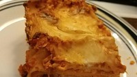 Bagaimana lasagna buatan nenek saya?, tanya seorang netizen. Kering seperti nenek saya... ia meninggal 20 tahun lalu, tulis Ramsay. Foto: Bored Panda