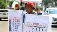 Salah satunya di perempatan lampu merah Pondok Indah, Jakarta selatan, Senin (13/11/2017).