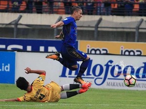 Kim Kurniawan Targetkan Comeback bersama Persib Bulan Depan