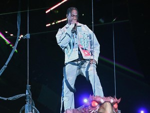 Insiden Tragis di Konser Travis Scott, Penonton Tewas Diduga Kehabisan Napas