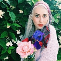 Sadar mendapat popularitas karena kemiripannya dengan Lady Gaga, Rose pun mulai tampil eksentrik seperti sang idola. Foto: Dok. Instagram