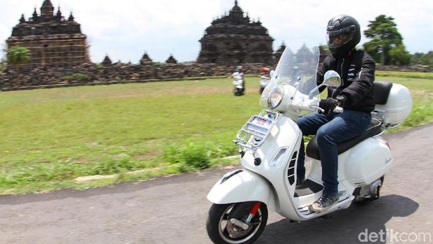 Vespa GTS 300
