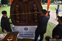 Tas Raksasa Motif Khas Aceh Pecahkan Rekor MURI