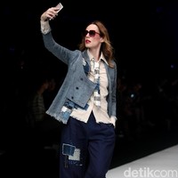 Fashion show Lekat di Jakarta Fashion Week 2018, Senayan City, Jakarta, Jumat (27/10/2017). Foto: Mohammad Abduh/Wolipop