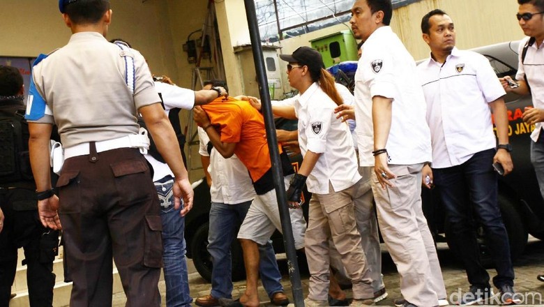 dr Helmi Mulai Cari Senpi Usai Digugat Cerai dr Letty dr Helmi Mulai Cari Senpi Usai Digugat Cerai dr Letty