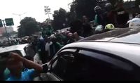 Viral Video Mobil WNA Dikerumuni Ojol Dekat Kokas, Ini Faktanya