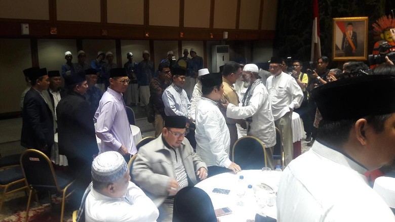 Silaturahmi dengan Ulama, Anies Singgung Alexis hingga Diamond Silaturahmi dengan Ulama, Anies Singgung Alexis hingga Diamond