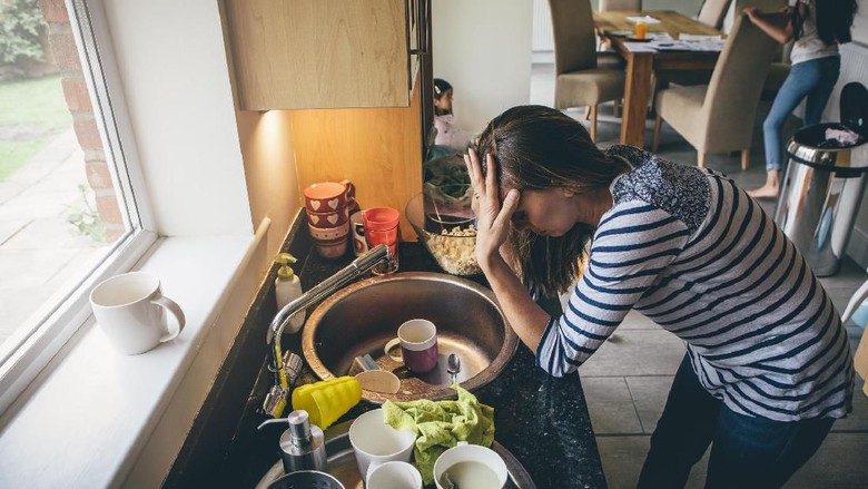 Ingin Sempurna dan Perkasa Sering Jadi Penyebab Ibu-ibu Stres (Foto: Thinkstock) Ingin Sempurna dan Perkasa Sering Jadi Penyebab Ibu-ibu Stres (Foto: Thinkstock)