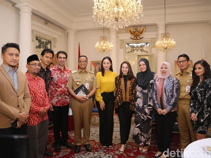 Datangi Balai Kota Pemain Ayat Ayat Cinta 2 Ingin Undang Anies Sandi Nonton