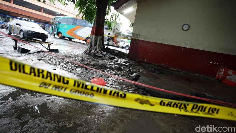 Pembunuh Pria yang Mayatnya Terbungkus di Kampung Rambutan Ditangkap Pembunuh Pria yang Mayatnya Terbungkus di Kampung Rambutan Ditangkap