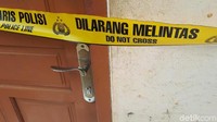 Saat didatangi, kontrakan itu sudah tampak kosong. Tak ada barang-barang rumah tangga yang tampak dari jendela kontraktor.  