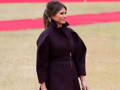 Foto: Melihat Penampilan Melania Trump di Asia dengan Total Rp 500 Jutaan