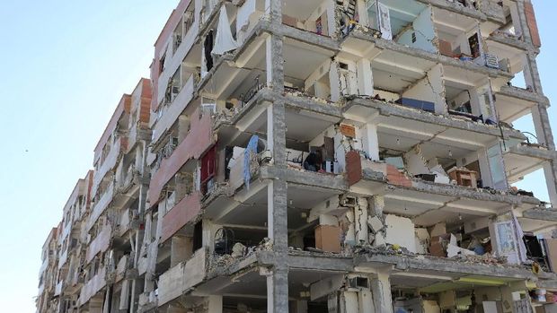 Kerusakan akibat gempa 7,3 SR di wilayah terdampak paling parah, Sarpol-e Zahab, Iran