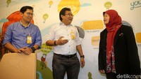 Menurut Josephus (tengah), para wirausaha pensiunan tidak perlu takut memulai usahanya karena akan didampingi oleh bapak asuh yang membina mereka mengenal lapangan usaha, pasar dan sebagainya.