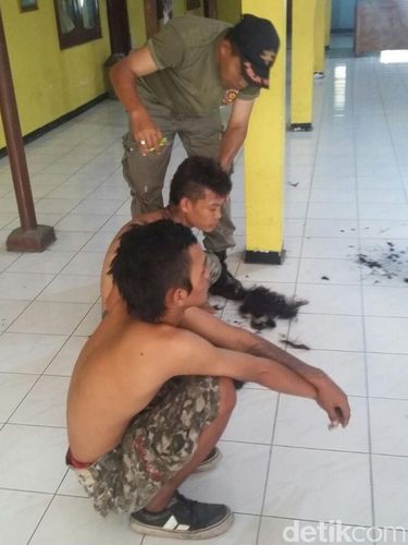 Anjal yang mangkal di TL Lamongan dicukur/