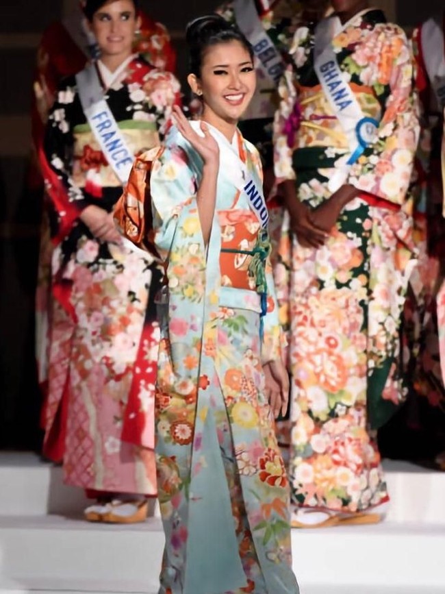 Ini Kevin Lilliana dalam balutan kimono. Tetap cantik! (Foto: Instagram/Kevin Lilliana)