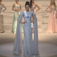 Bhineka Tunggal Ika adalah filosofi dari negara saya, berbeda-beda tapi tetap satu jua, demikian mojang Bandung itu membuka pidatonya. Foto: Dok. Official Puteri Indonesia