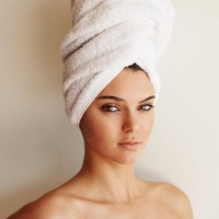 Kendall Jenner sebagai model baru ikut masuk dalam jajaran selebriti di Towel Series. Foto: ist
