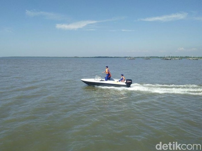 Perahu Terhempas Ombak, Nelayan Pasuruan Hilang