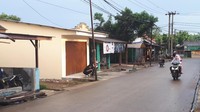 Bahkan, warga tega mengabadikan peristiwa penggerebekan itu hingga menjadi viral di media sosial.   