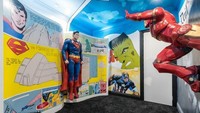 Penginapan dengan tema komik Marvel dan DC juga jadi favorit. Ruangannya warna warni dengan ornamen superhero. Dindingnya dihiasi dengan dekorasi komik. Keren banget! (dok Exclusive Private Villas)