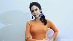 Sexy in Orange! Penampilan Vanesha Prescilla dengan Dress Ketat