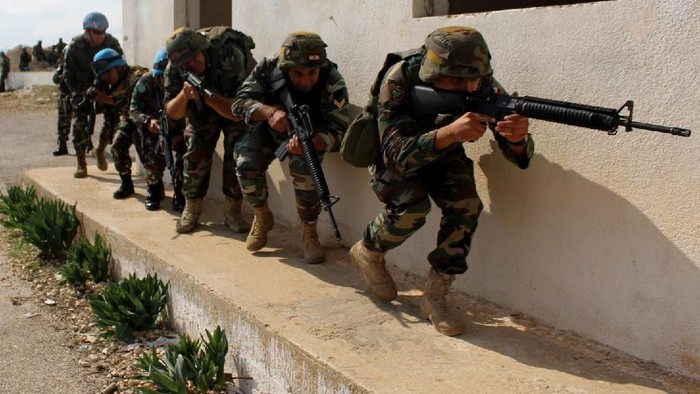 PBB menggelar Joint Urban Combat Training. Prajurit TNI yang tergabung dalam Satgas Indobatt Konga XXIII-K/UNIFIL didaulat untuk memberikan materi pelatihan.