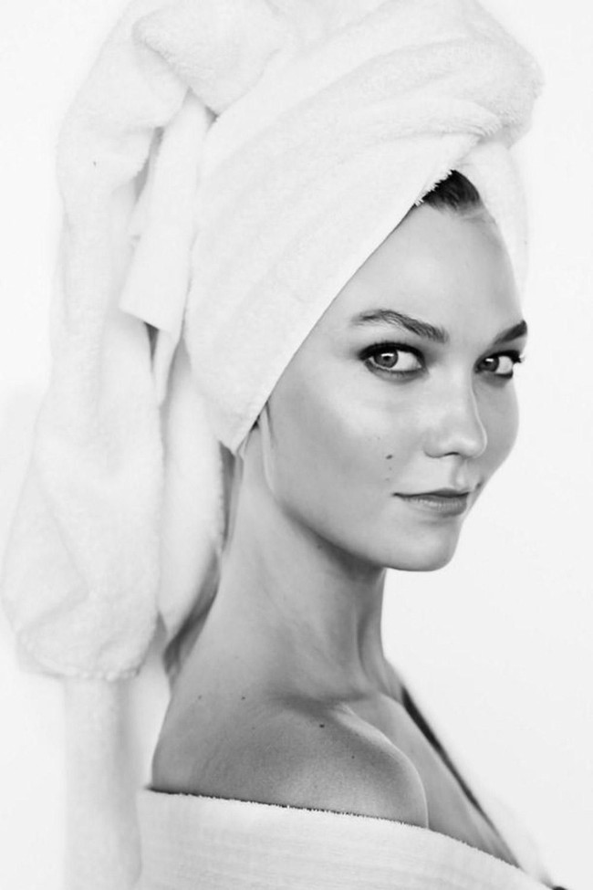 Karlie Kloss cantik memesona dalam fotonya. Foto: ist