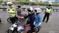 Rata-rata pelanggaran terjadi karena tidak membawa SIM, STNK, tidak mengenakan helm dan lainnya.