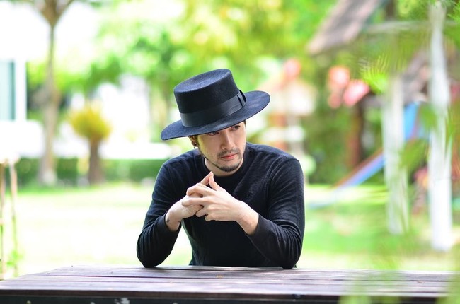 Setelah perubahan fisik Ken ini viral, sang mantan kekasihnya ini menjalin hubungan kembali dengan Ken. Namun, karena sangat sakit hati dengannya Ken pun menolak menjalin asmara lagi. Saya tidak akan pernah melupakan apa yang ia katakan kepada saya, saya tidak bisa melupakannya!, kata Ken. Foto: Instagram