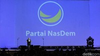 Surya Paloh memberikan sambutan dalam Rakernas NasDem.