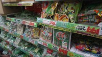 Di Don Quijote, traveler bisa berburu aneka macam oleh-oleh baik itu makanan maupun aksesoris lainnya. Harganya cukup terjangkau di kantong traveler (Wahyu/detikTravel)