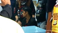 Badrun saat proses olah TKP di laundry di Bekasi (Foto: Kanavino Ahmad Rizqo/detikcom)