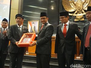 Ketua DPRD Balas Pantun: Rakyat Tak Sabar agar Anies Tepati Janji