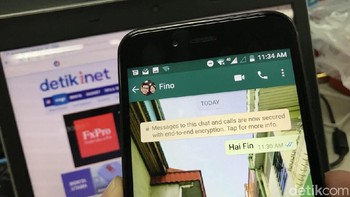 WhatsApp hanya memberi waktu 7 menit bagi pengguna menghapus pesan yang sudah terkirim. Tapi ada cara mengakalinya. Pertama, tutup aplikasi WhatsApp. Foto: Adi Fida Rahman/detikINET