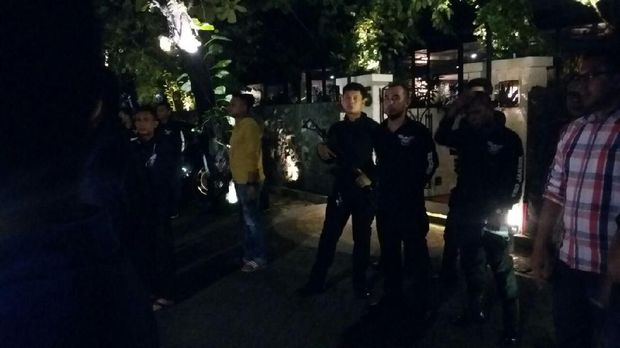Mengintip Aktivitas Penyidik KPK di Dalam Rumah Novanto