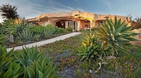 Struktur tunggal dengan interior batu ini mirip rumah Fred dan Wilma dari serial kartun klasik tahun 60-an. Istimewa/Boredpanda.