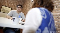 Walk out tersebut diakuinya murni inisiatif pribadi. Dirinya tak memprovokasi siapa-siapa. Ia pun walk out dengan sangat sopan. 