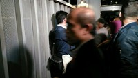 Ada pria yang mengaku dari KPK masuk ke rumah Novanto. Selamat malam, saya dari KPK, kata pria itu kepada petugas keamanan di gerbang rumah. (Kanavino AR/detikcom)