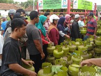 Elpiji 3 Kg Langka, Dapur Warga Tak Lagi Ngebul
