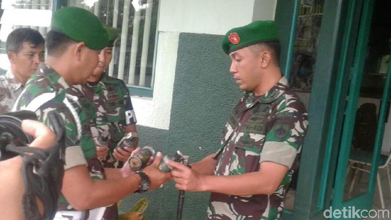 Pembuat Pisau di Kudus Temukan Lima Granat Pembuat Pisau di Kudus Temukan Lima Granat