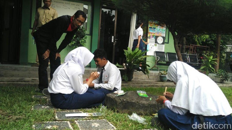 DPRD Yogya Desak Pemkot Segera Atasi Kasus Kesurupan di SMP N 15 DPRD Yogya Desak Pemkot Segera Atasi Kasus Kesurupan di SMP N 15