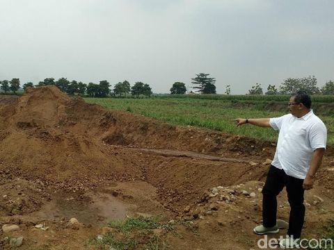 Area pertambangan batu di Mojokerto/