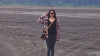 Kalau yang ini foto lawas Kevin saat liburan ke Bromo di Jawa Timur pada awal tahun 2015 lalu. Dari dulu saja sudah cantik ya (@kevinlln/Instagram)